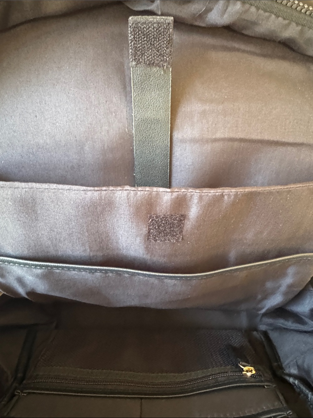 Hard Rock Cafe Black Backpack with Gold Accents - Picture 11 of 12